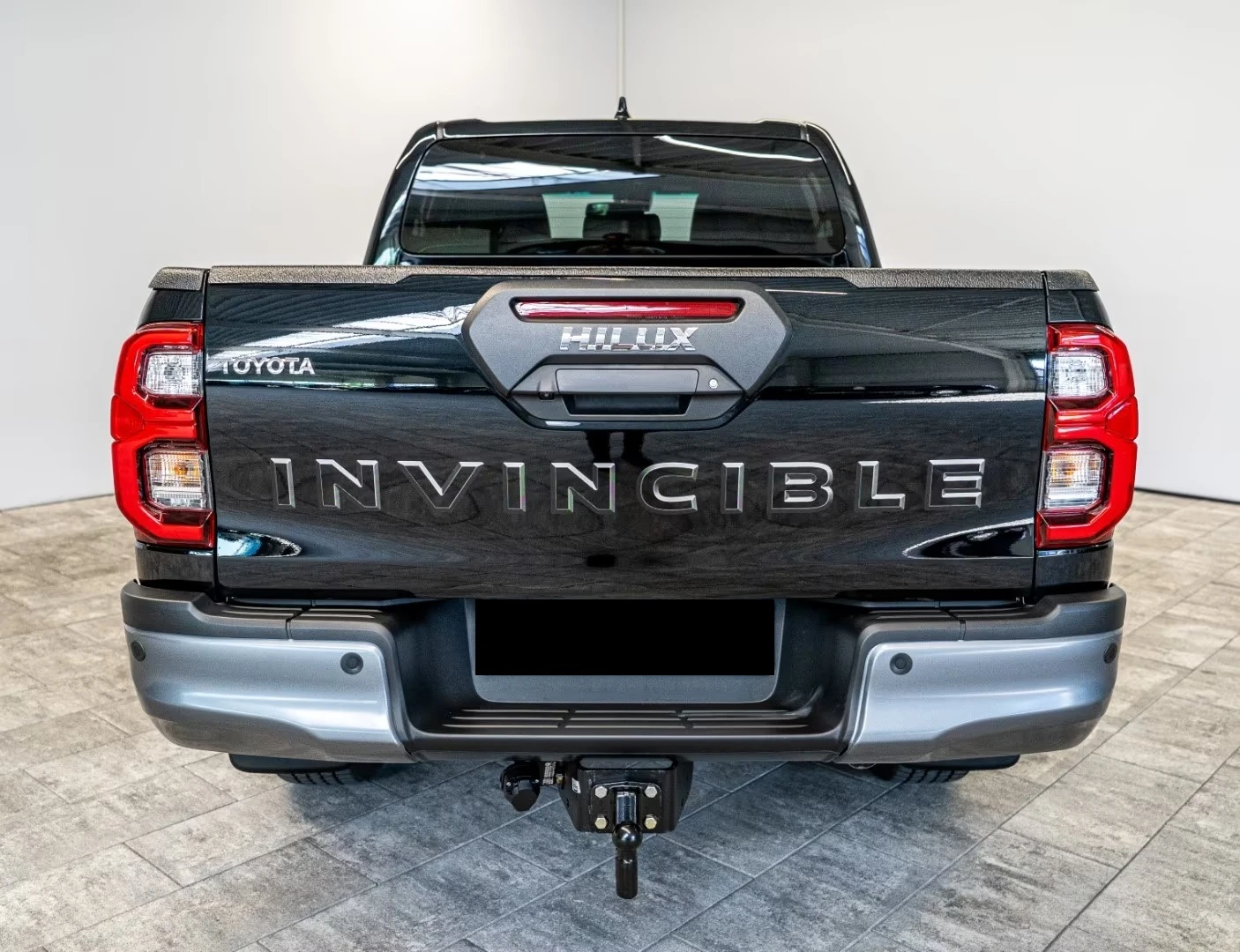 Toyota Hilux 2.8 D-4D MILD-HYBRID INVINCLEBLE JBL 360-CAM, снимка 4 - Автомобили и джипове - 55135009