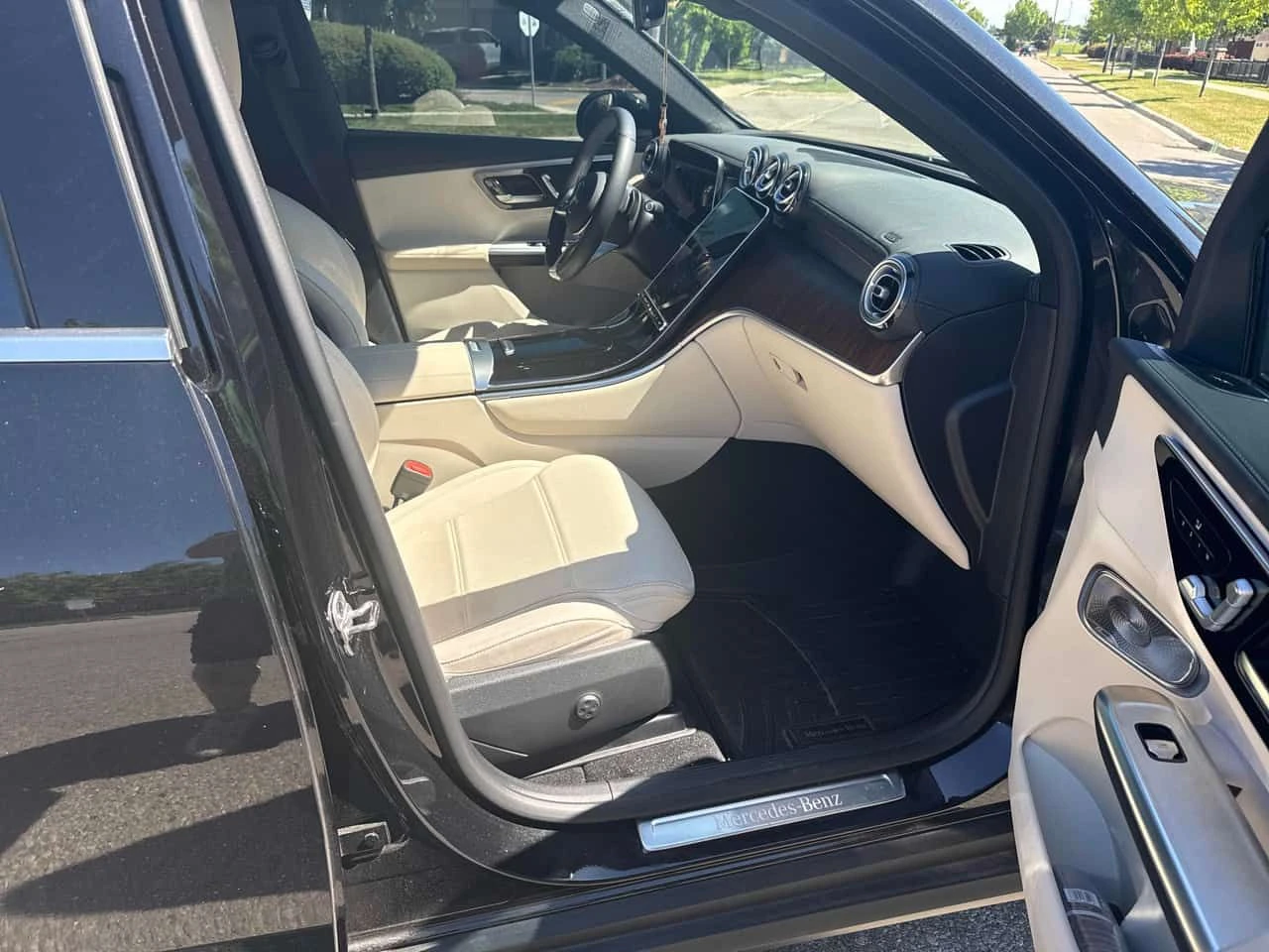 Mercedes-Benz GLC 300 /DISTRONIC/360/BURMESTER/АВТОКРЕДИТ , снимка 14 - Автомобили и джипове - 55555045
