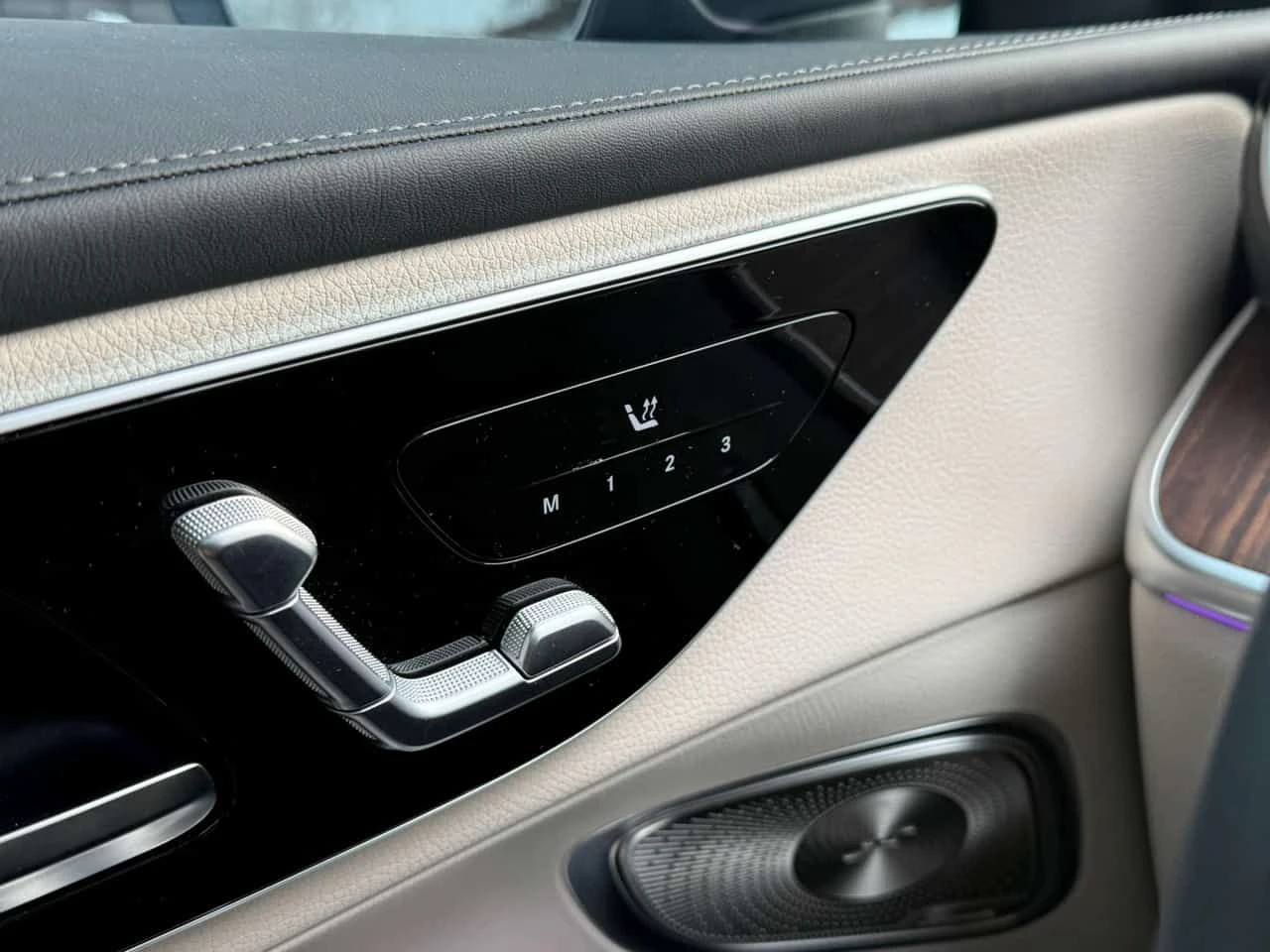 Mercedes-Benz GLC 300 /DISTRONIC/360/BURMESTER/АВТОКРЕДИТ , снимка 12 - Автомобили и джипове - 55555045