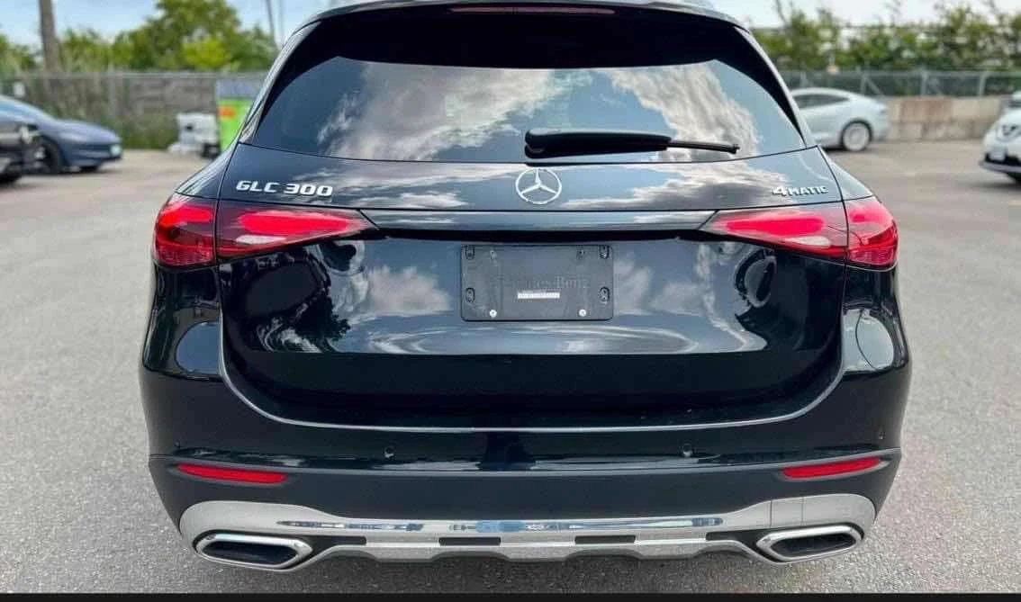 Mercedes-Benz GLC 300 /DISTRONIC/360/BURMESTER/АВТОКРЕДИТ , снимка 4 - Автомобили и джипове - 55555045