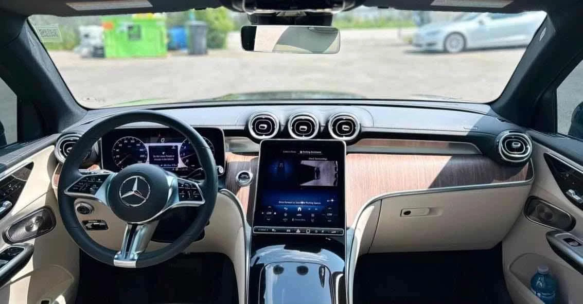Mercedes-Benz GLC 300 /DISTRONIC/360/BURMESTER/АВТОКРЕДИТ , снимка 9 - Автомобили и джипове - 55555045