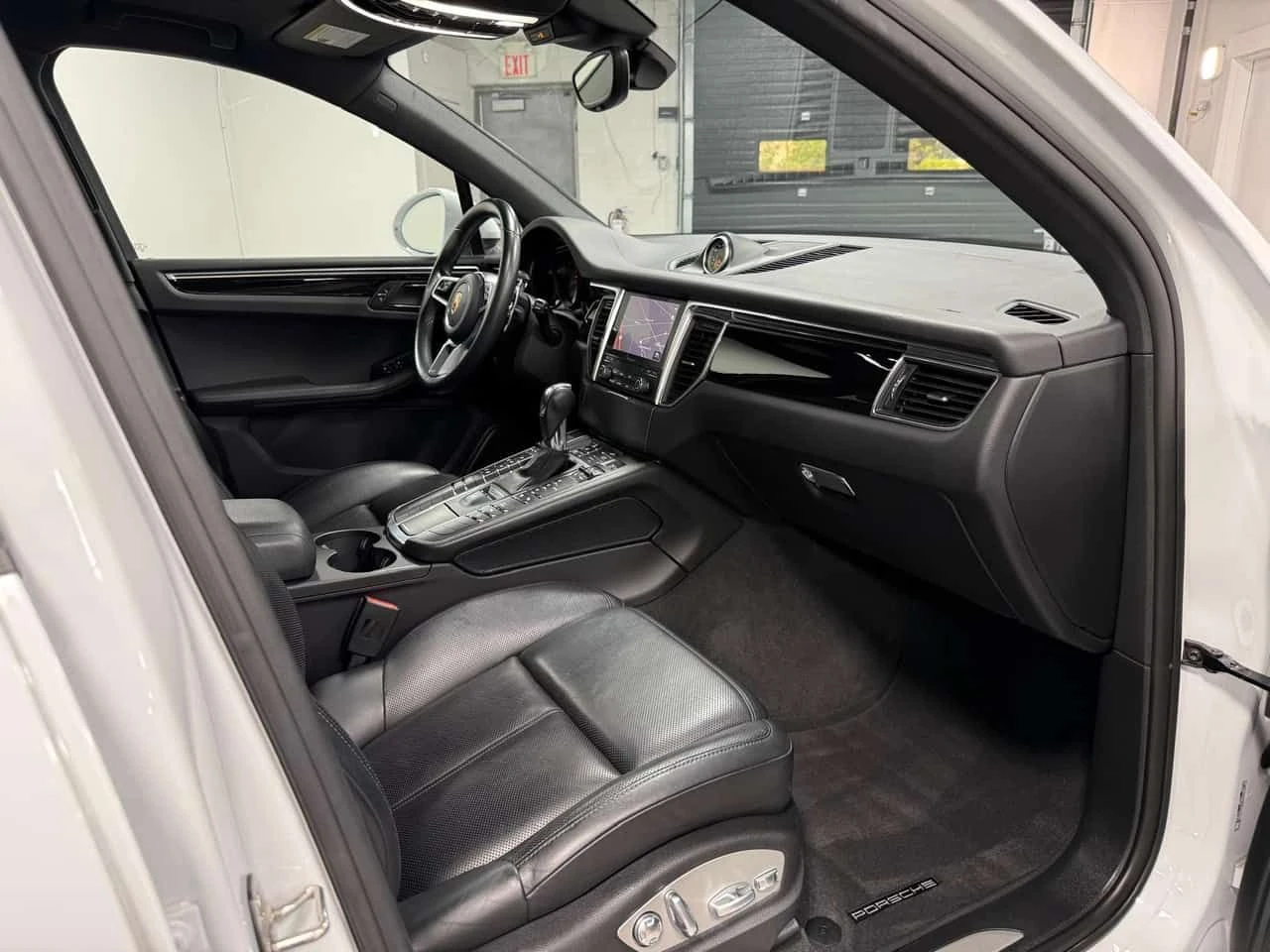 Porsche Macan S / BOSE / CARFAX / CAMERA / АВТОКРЕДИТ, снимка 16 - Автомобили и джипове - 55702352