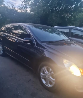     Mercedes-Benz R 500 R500