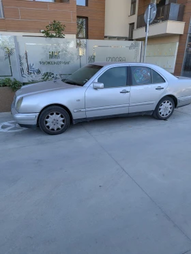 Обява за продажба на Mercedes-Benz E 300 ~3 650 лв. - изображение 3 | Auto.bg Обява за продажба на Mercedes-Benz E 300 ~3 650 лв. - изображение 3