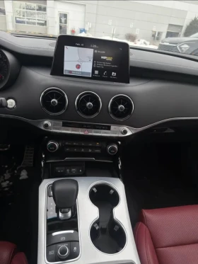 Kia Stinger 2021/3.3T/PANO/ОБДУХ/ПОДГРЕВ/360/ЧИСТ КАРФАКС - 21150 € / 41365.80 лв. - 76827257 12