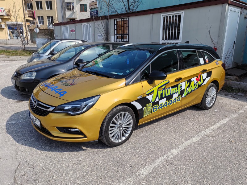 Opel Astra Спорт Турер, снимка 1 - Автомобили и джипове - 46064533