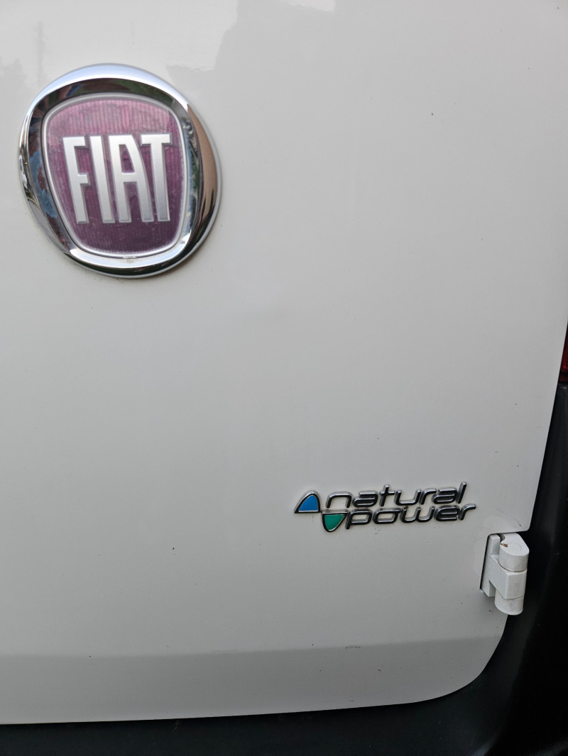 Fiat Fiorino 1.4 БЕНЗИН - МЕТАН ОРГИНАЛЕН, снимка 11 - Автомобили и джипове - 46232197