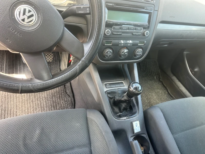 VW Golf 2.0 TDI, снимка 9 - Автомобили и джипове - 47018468