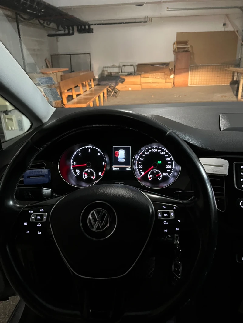 VW Sportsvan 1.6tdi, снимка 8 - Автомобили и джипове - 48151647