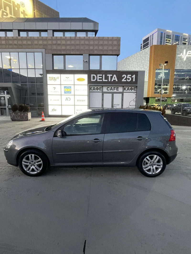 VW Golf 5, снимка 16 - Автомобили и джипове - 49016295