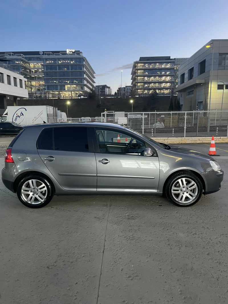 VW Golf 5, снимка 17 - Автомобили и джипове - 49016295