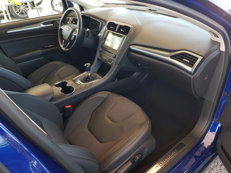 Ford Mondeo 2.0 TDCI-150 к.с. ST LINE ДИСТРОНИК КЕЙ ЛЕС НАВИ, снимка 11 - Автомобили и джипове - 51432792