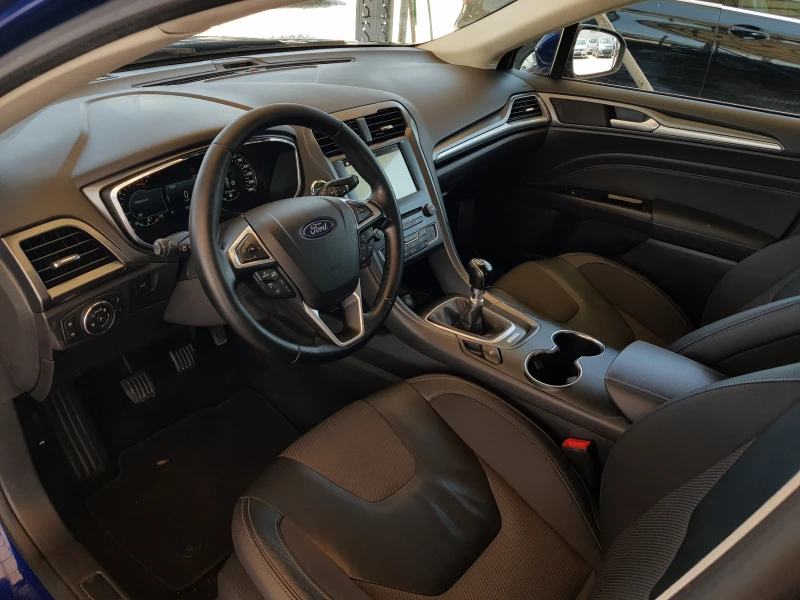 Ford Mondeo 2.0 TDCI-150 к.с. ST LINE ДИСТРОНИК КЕЙ ЛЕС НАВИ, снимка 9 - Автомобили и джипове - 51432792