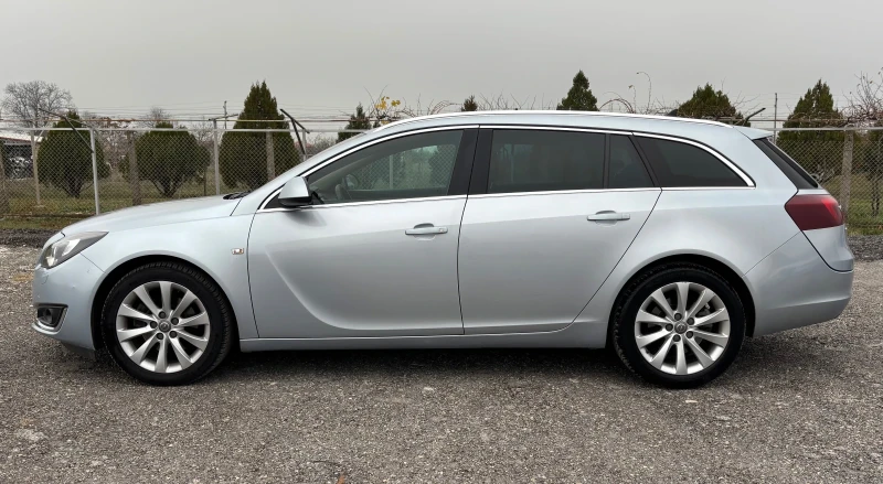 Opel Insignia SPORTS TOURER, снимка 8 - Автомобили и джипове - 52561911
