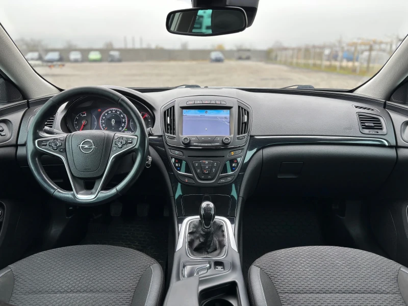 Opel Insignia SPORTS TOURER, снимка 13 - Автомобили и джипове - 52561911