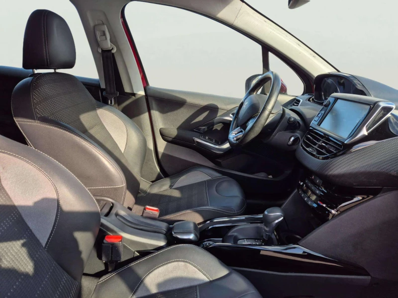 Peugeot 2008 1.2 I, снимка 10 - Автомобили и джипове - 53079512