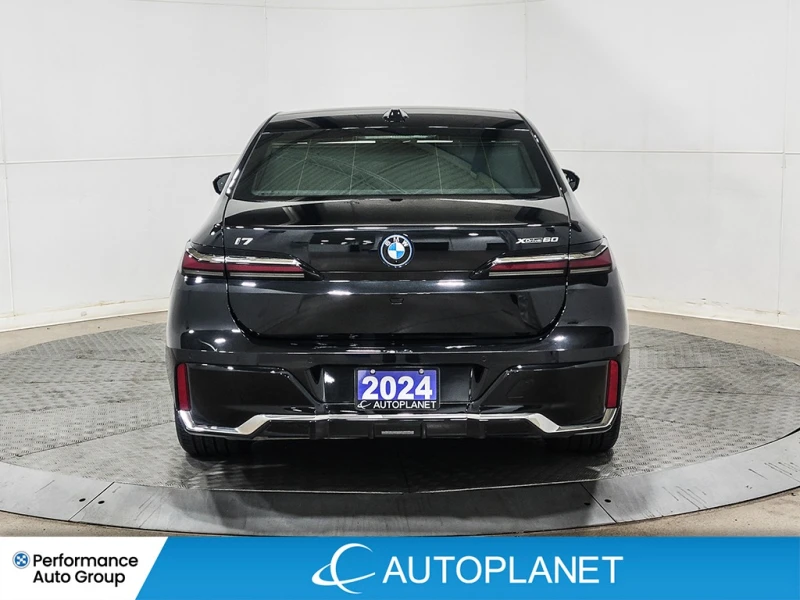 BMW i7  xDrive60 С РЕГИСТРАЦИЯ & АВТО КРЕДИТ, снимка 14 - Автомобили и джипове - 53262181