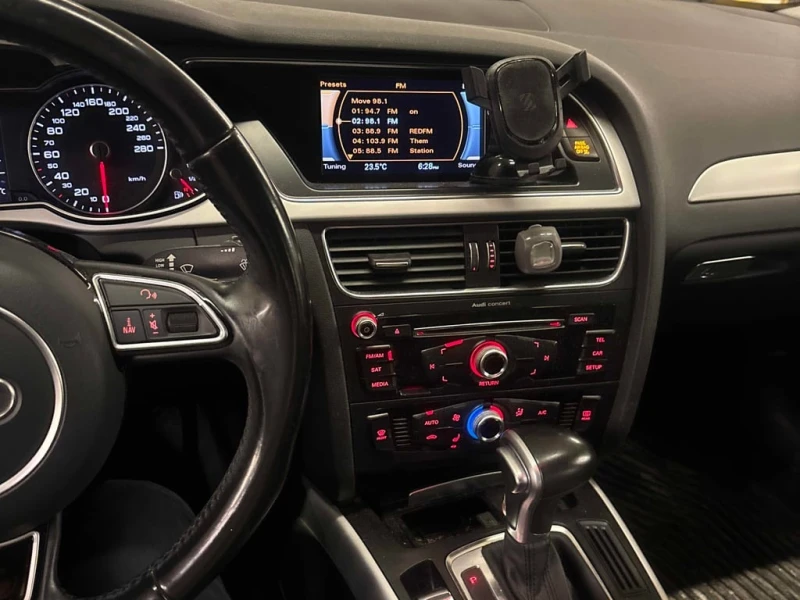 Audi A4 Komfort plus /CARFAX /Heated seats/Keyless, снимка 8 - Автомобили и джипове - 53466550