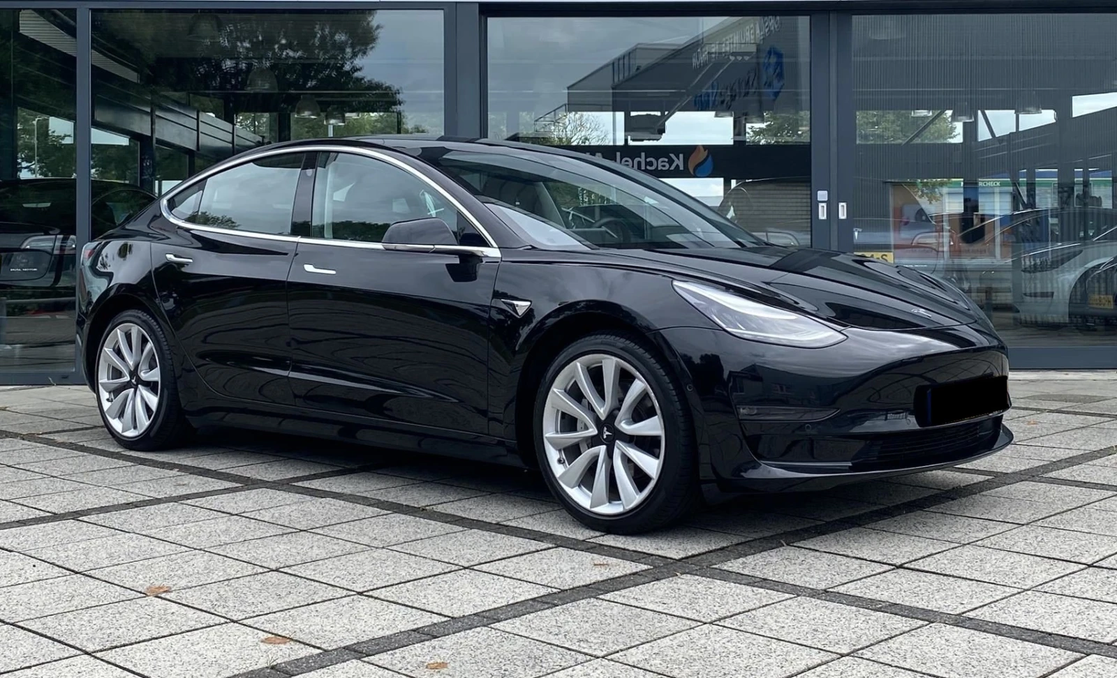 Tesla Model 3 SR Plus - изображение 2