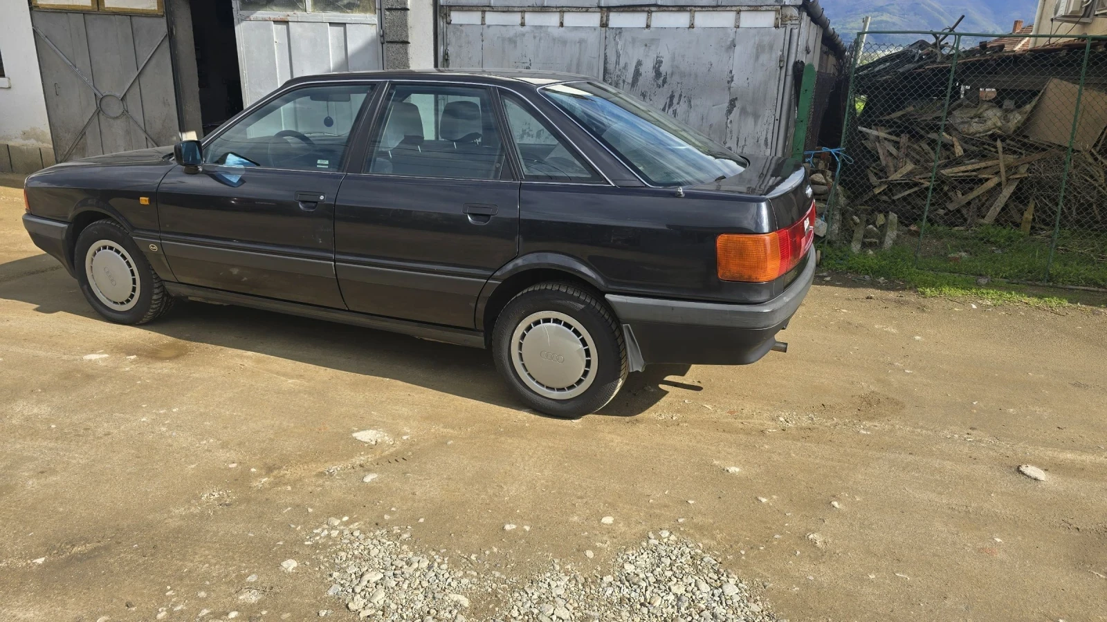 Audi 80 1.8 - изображение 8