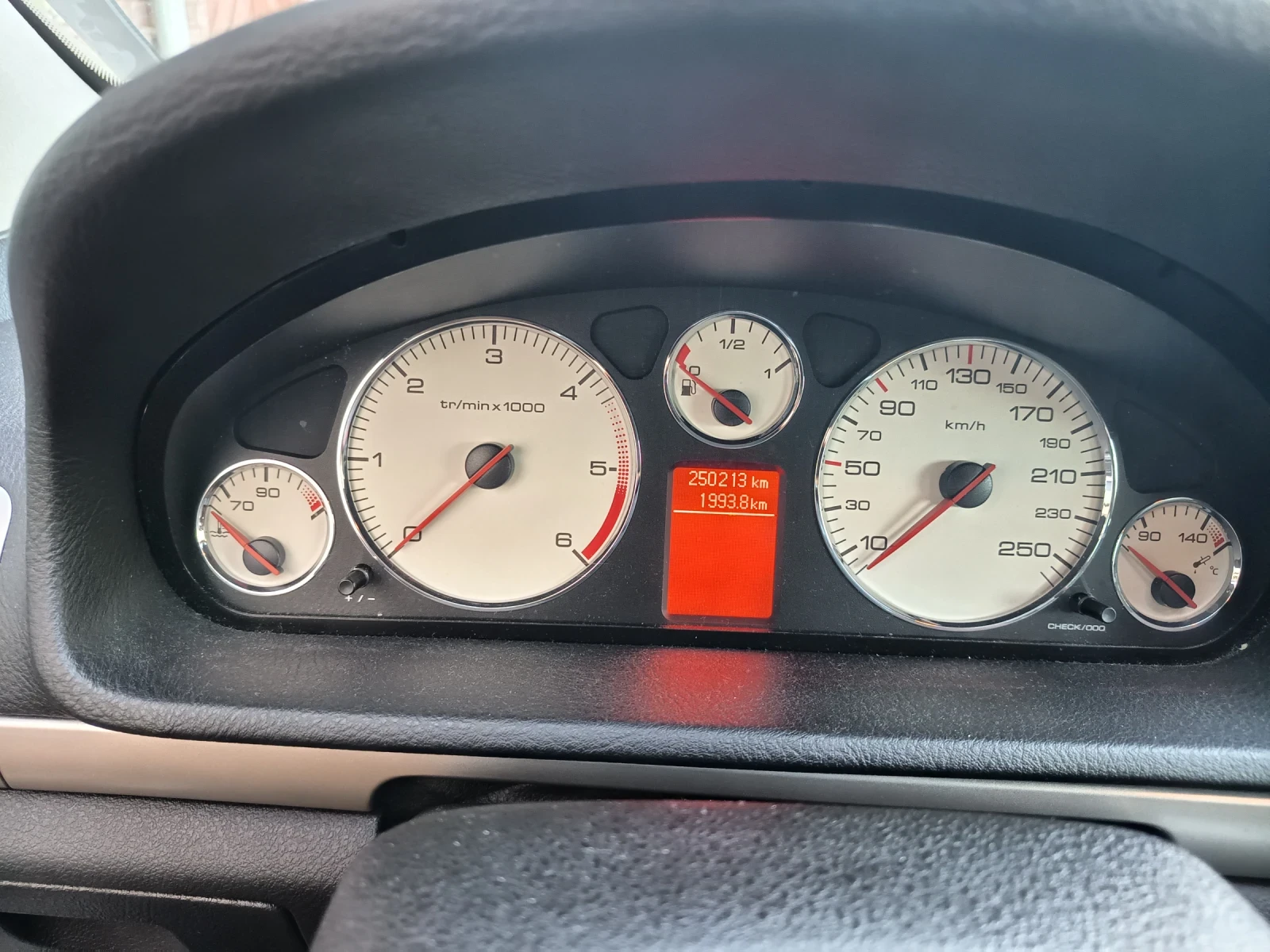 Peugeot 407 1.6 HDI - изображение 9