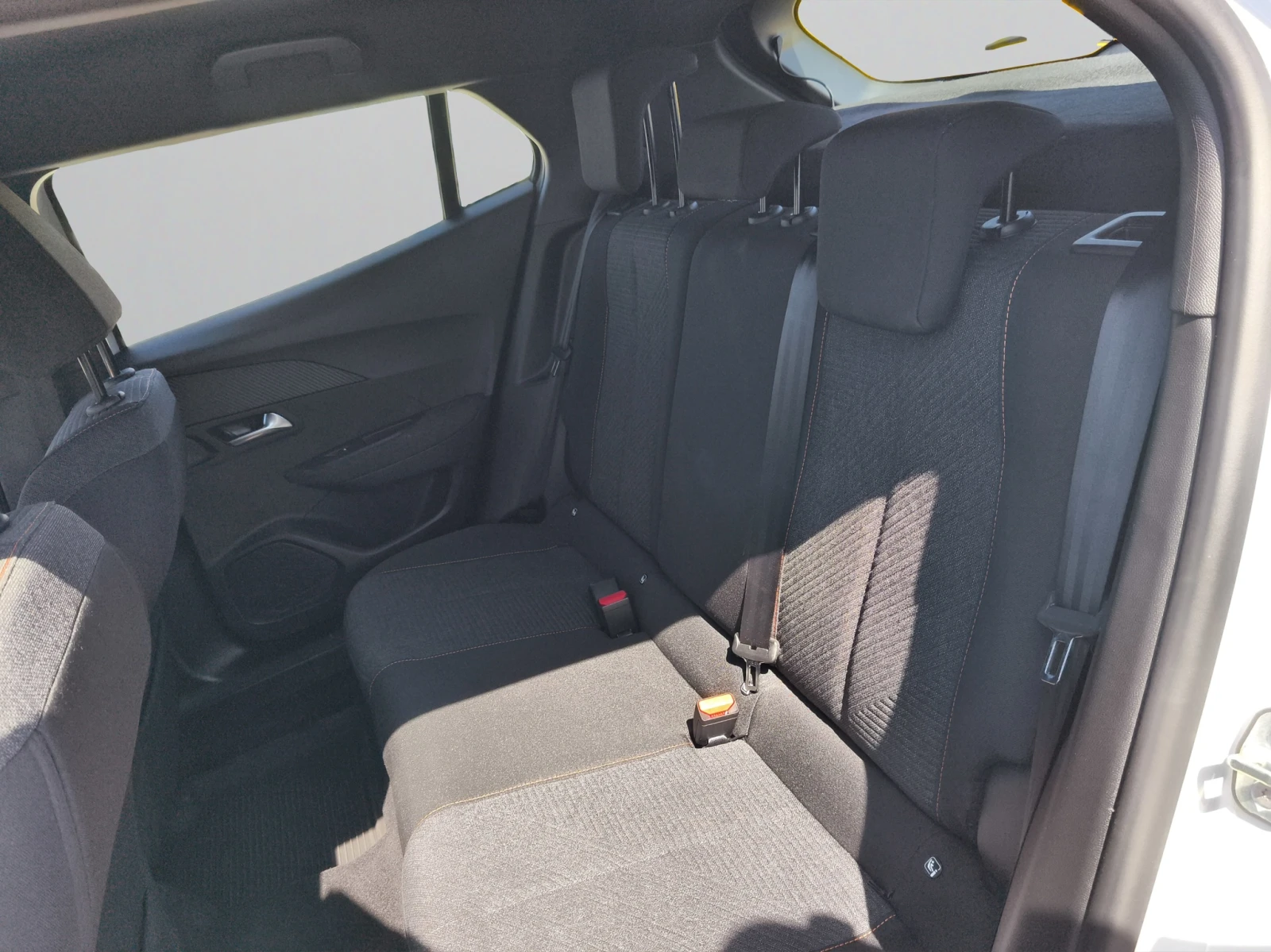 Peugeot 2008 STYLE 1.2 PureTech 100 BVM6 EURO 6.4/2410345 | Mobile.bg — изображение 12