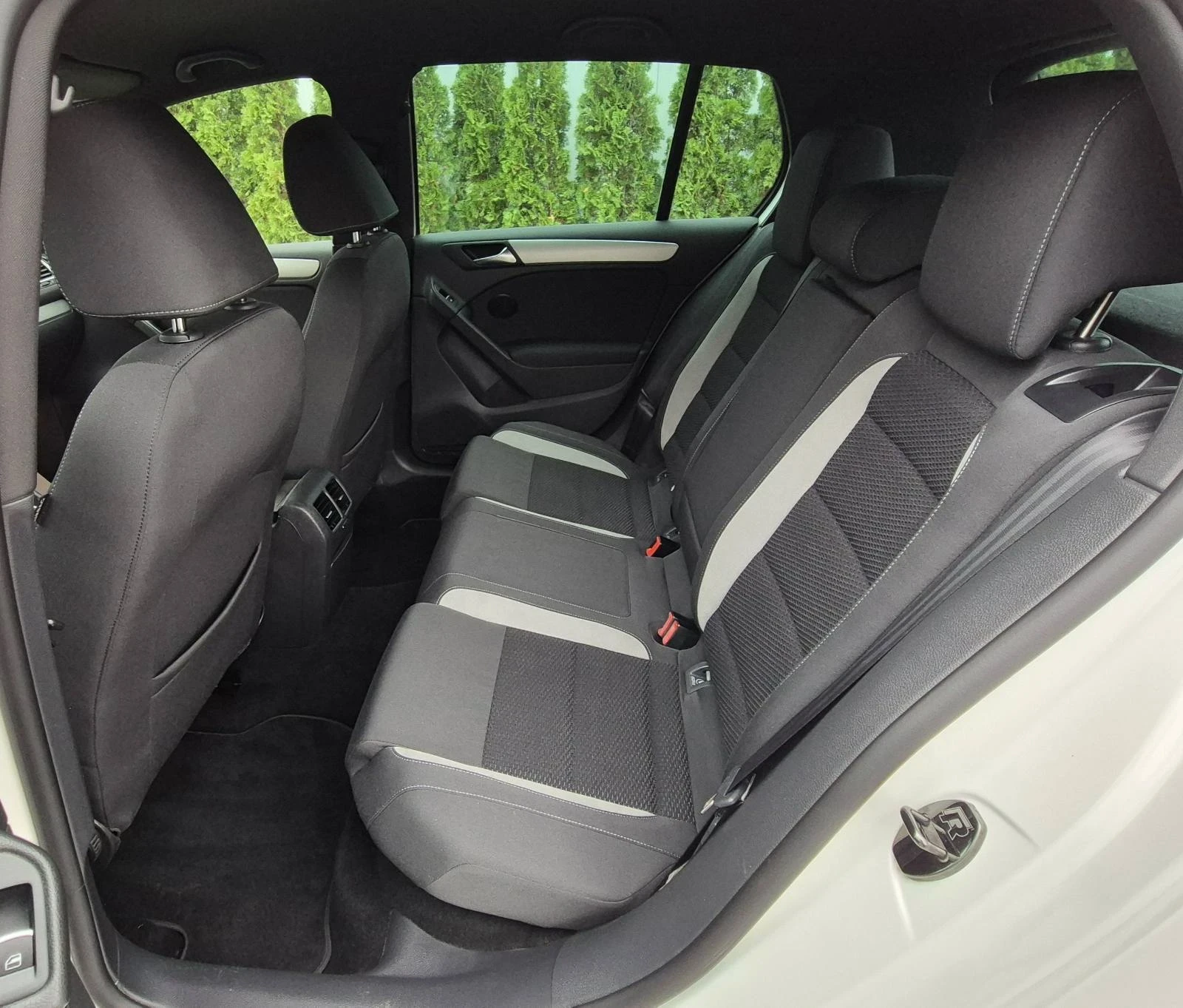 VW Golf R-LINE  | Mobile.bg   13