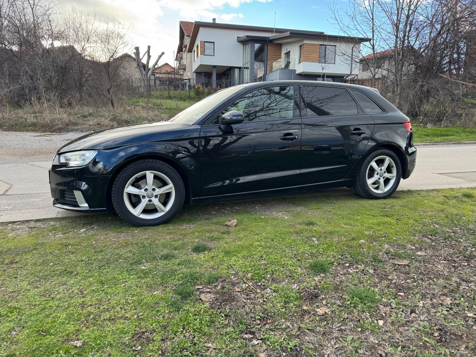 Audi A3 Sportback Stronic - изображение 5