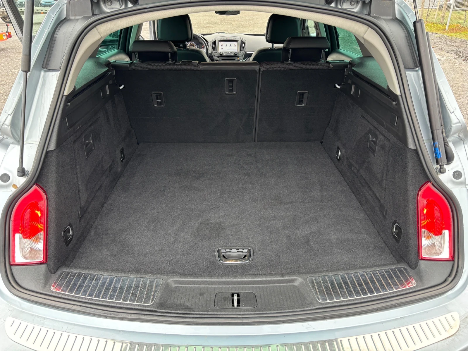 Opel Insignia SPORTS TOURER - изображение 9