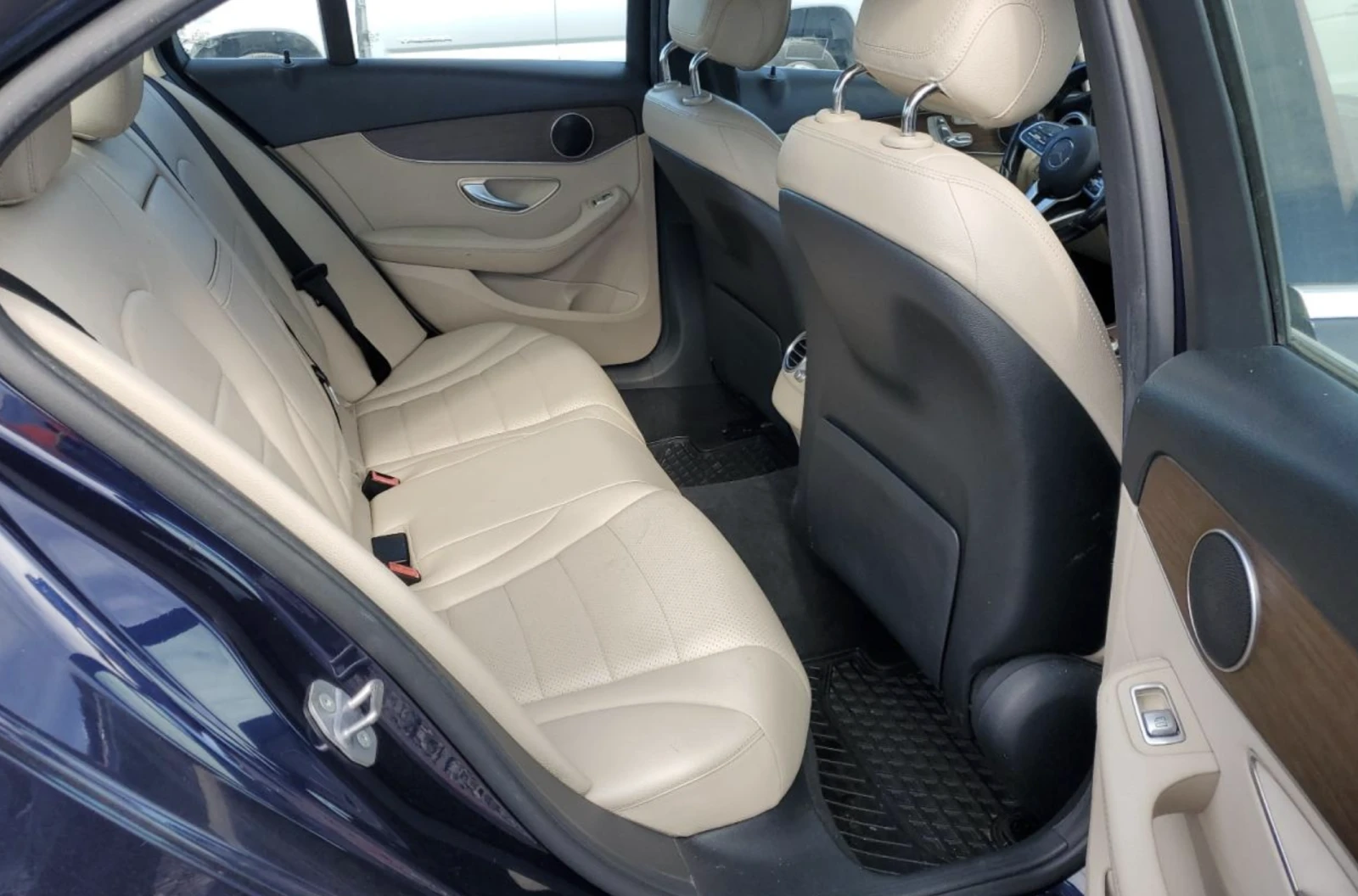 Mercedes-Benz C 300  - изображение 9