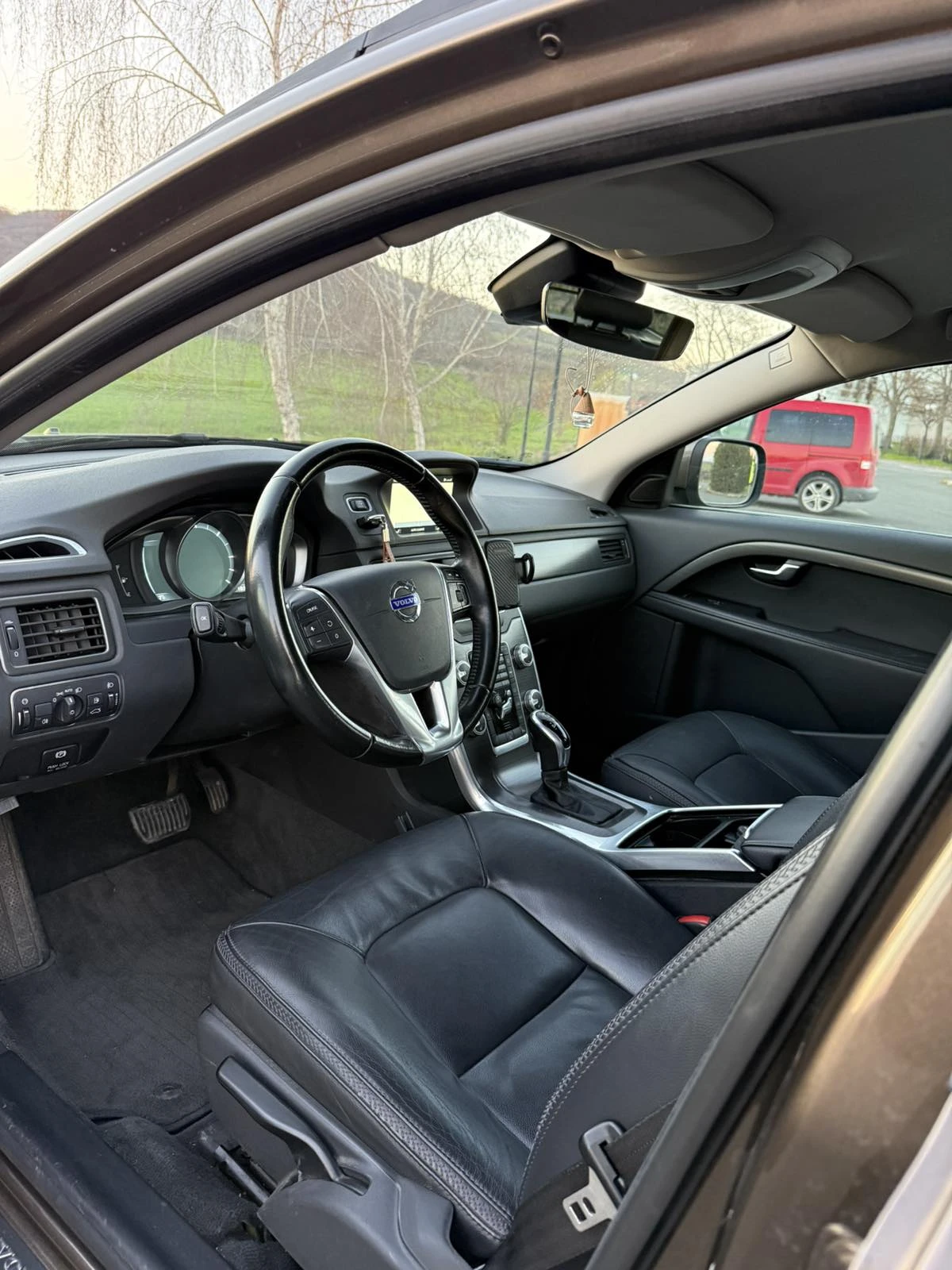 Volvo Xc70 2.0 D4 - изображение 5