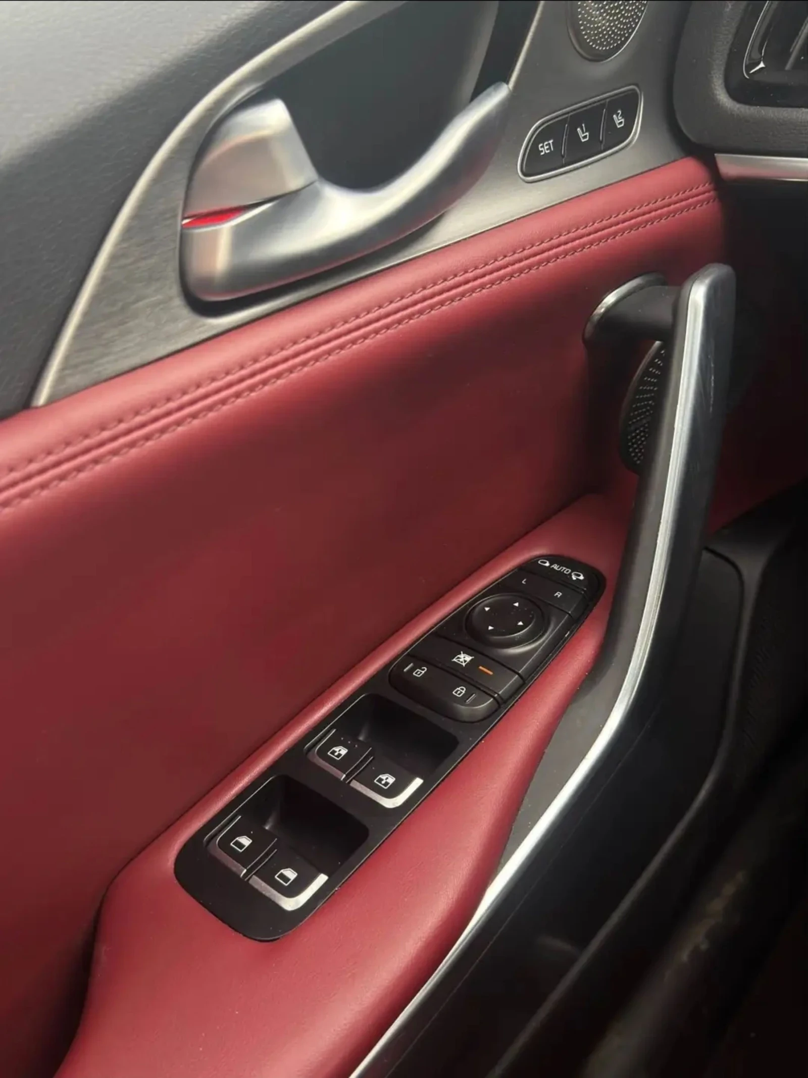 Kia Stinger 2021/3.3T/PANO/ОБДУХ/ПОДГРЕВ/360/ЧИСТ КАРФАКС, снимка 8 - Автомобили и джипове - 53802181