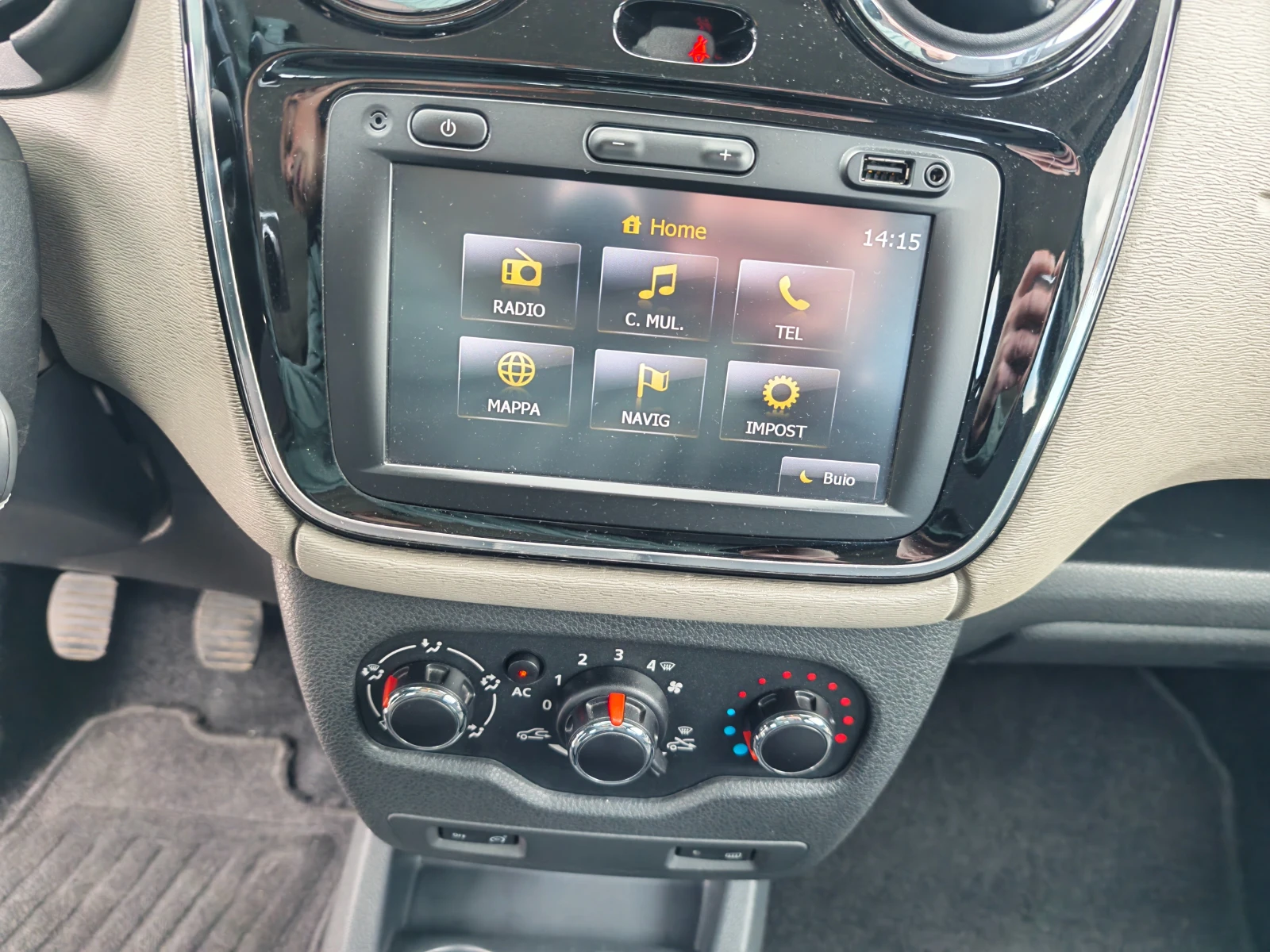 Dacia Lodgy 1.5 DIZEL 107 KN, снимка 12 - Автомобили и джипове - 53976124