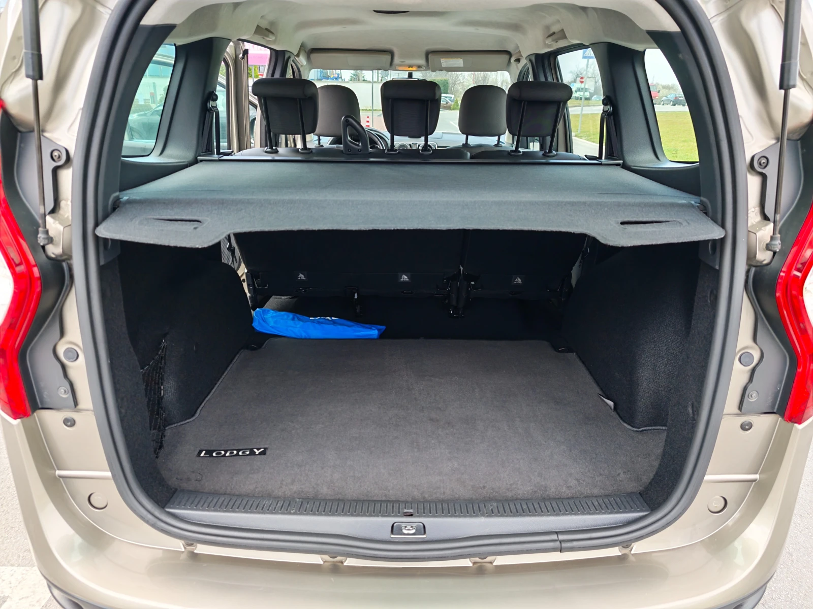 Dacia Lodgy 1.5 DIZEL 107 KN, снимка 16 - Автомобили и джипове - 53976124