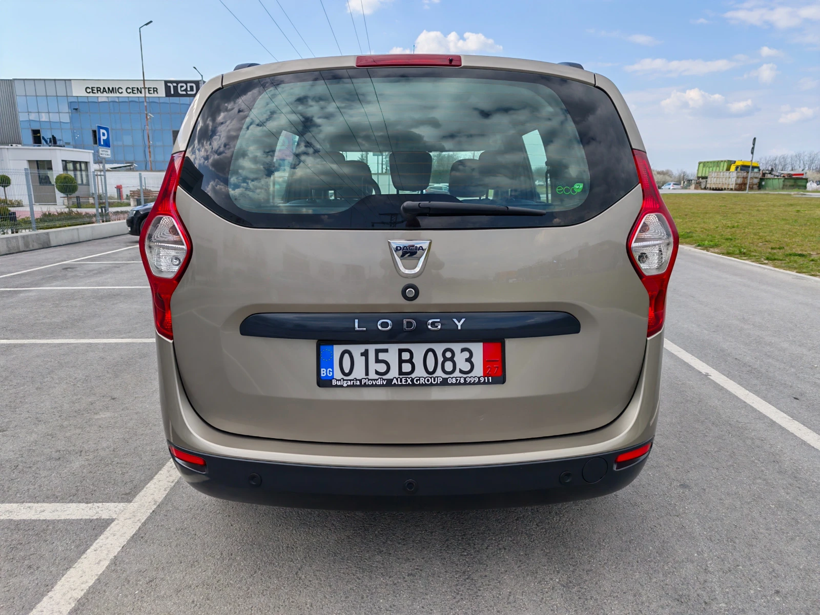 Dacia Lodgy 1.5 DIZEL 107 KN, снимка 4 - Автомобили и джипове - 53976124