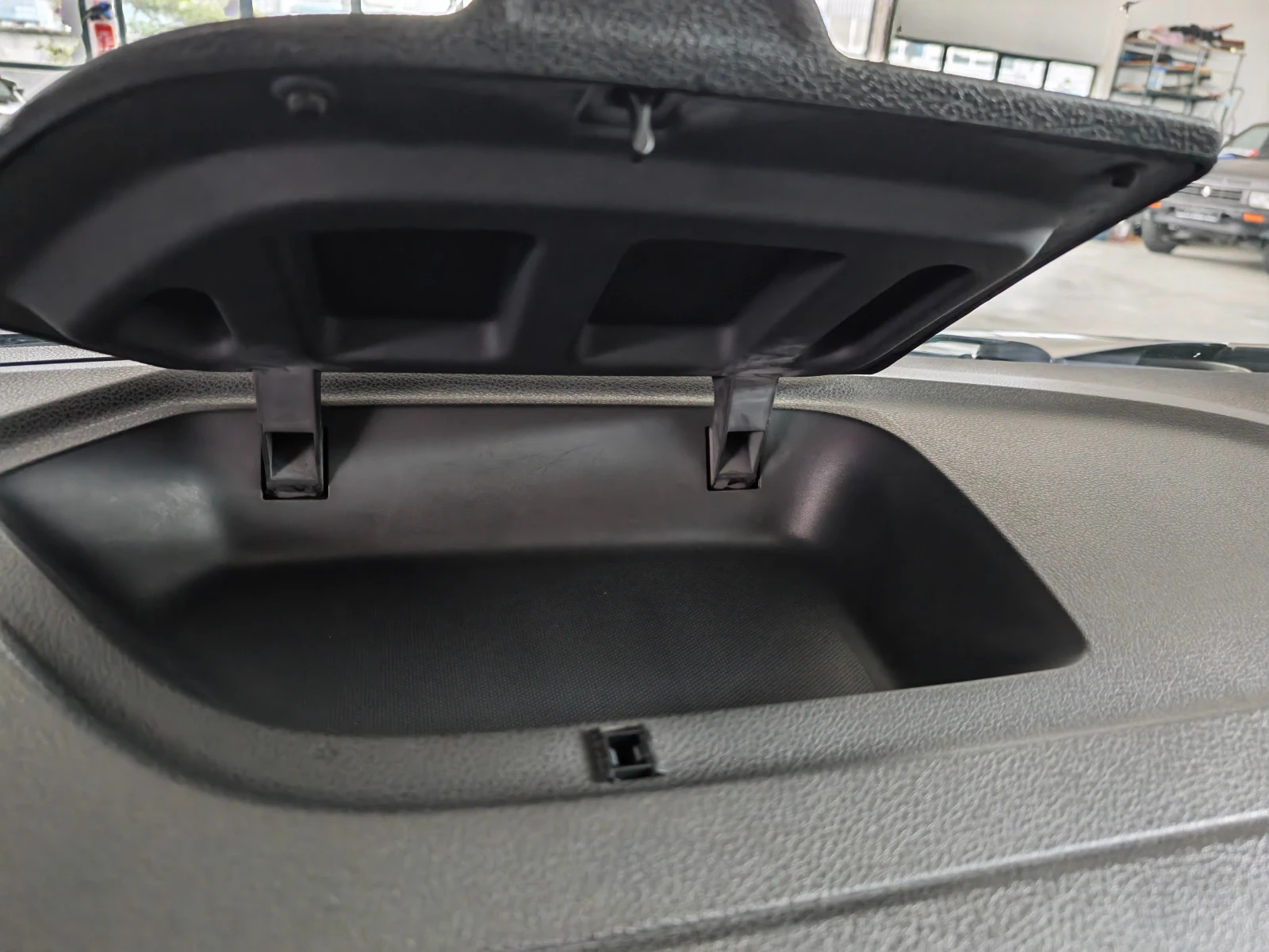 Dacia Lodgy 1.5 DIZEL 107 KN, снимка 13 - Автомобили и джипове - 53976124