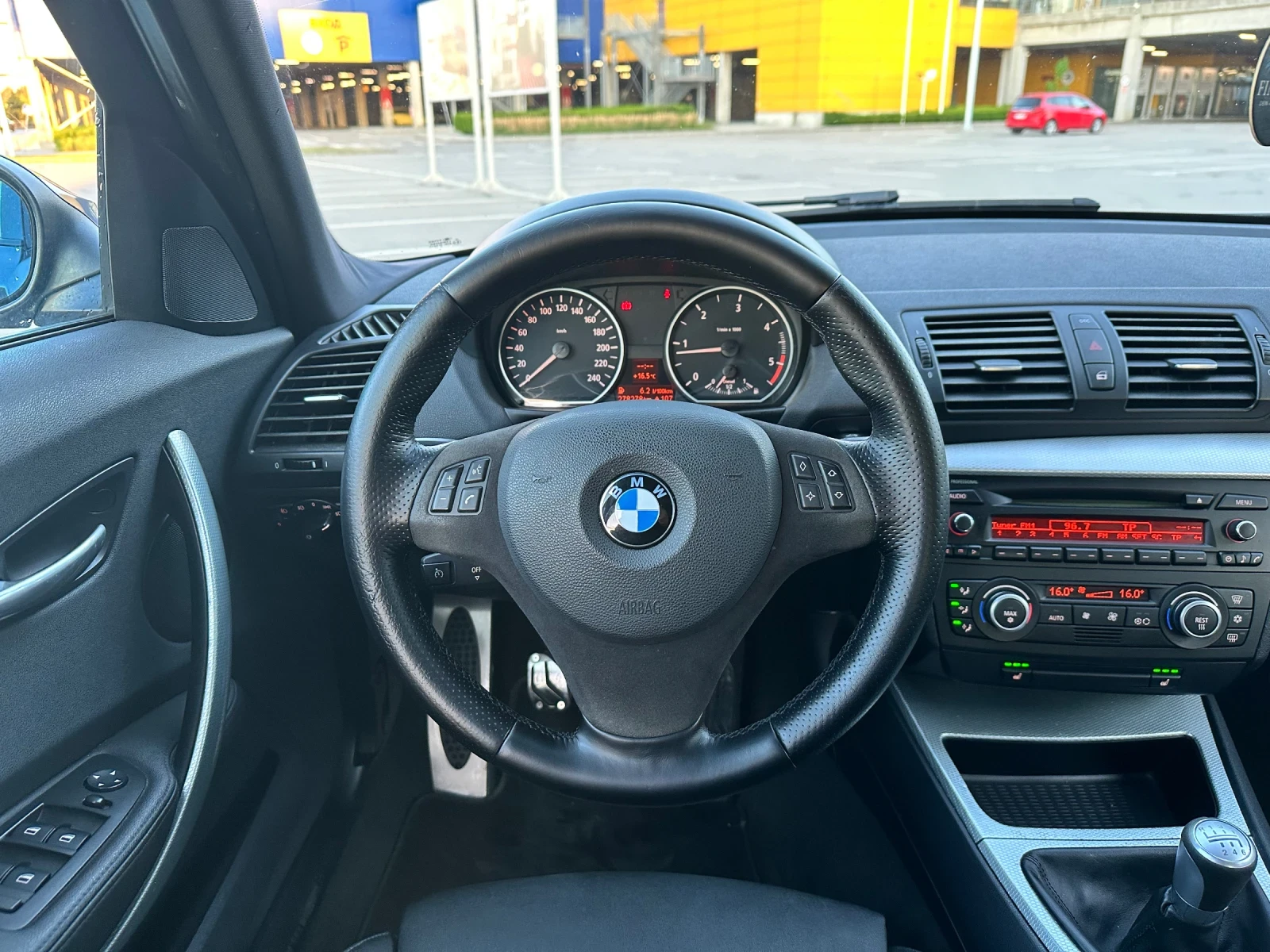 BMW 120 D ///M-PAKET Keyless&Go 163hp, снимка 7 - Автомобили и джипове - 54916952
