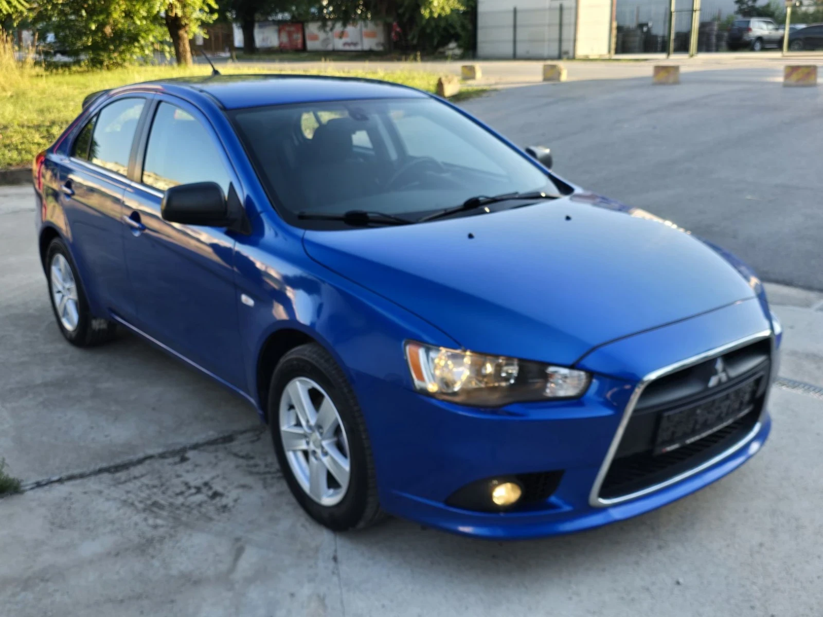 Mitsubishi Lancer 1.5i 110kc., снимка 2 - Автомобили и джипове - 54925361