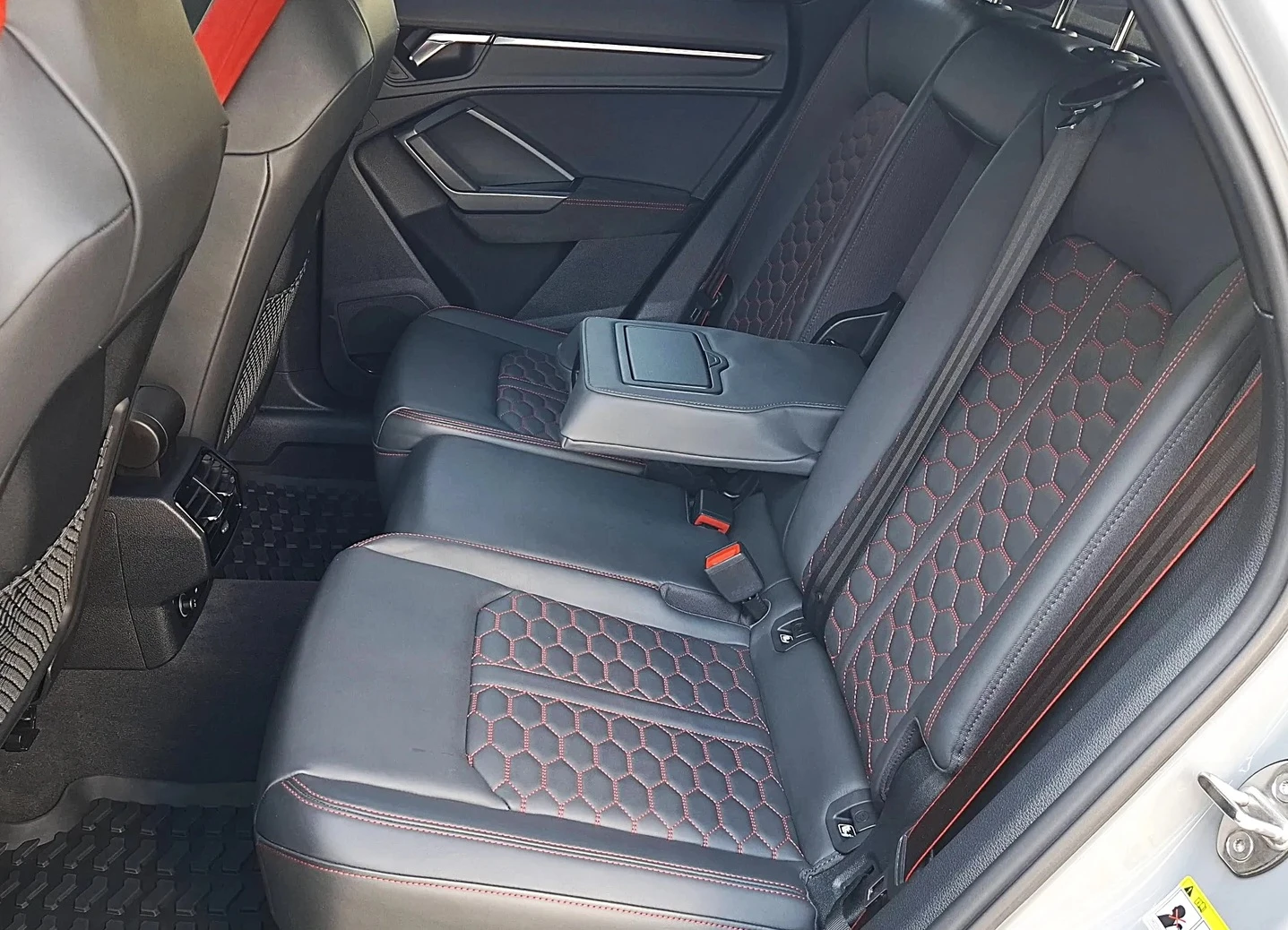 Audi RSQ3 Sportback 2.5 Quattro , снимка 7 - Автомобили и джипове - 55188014