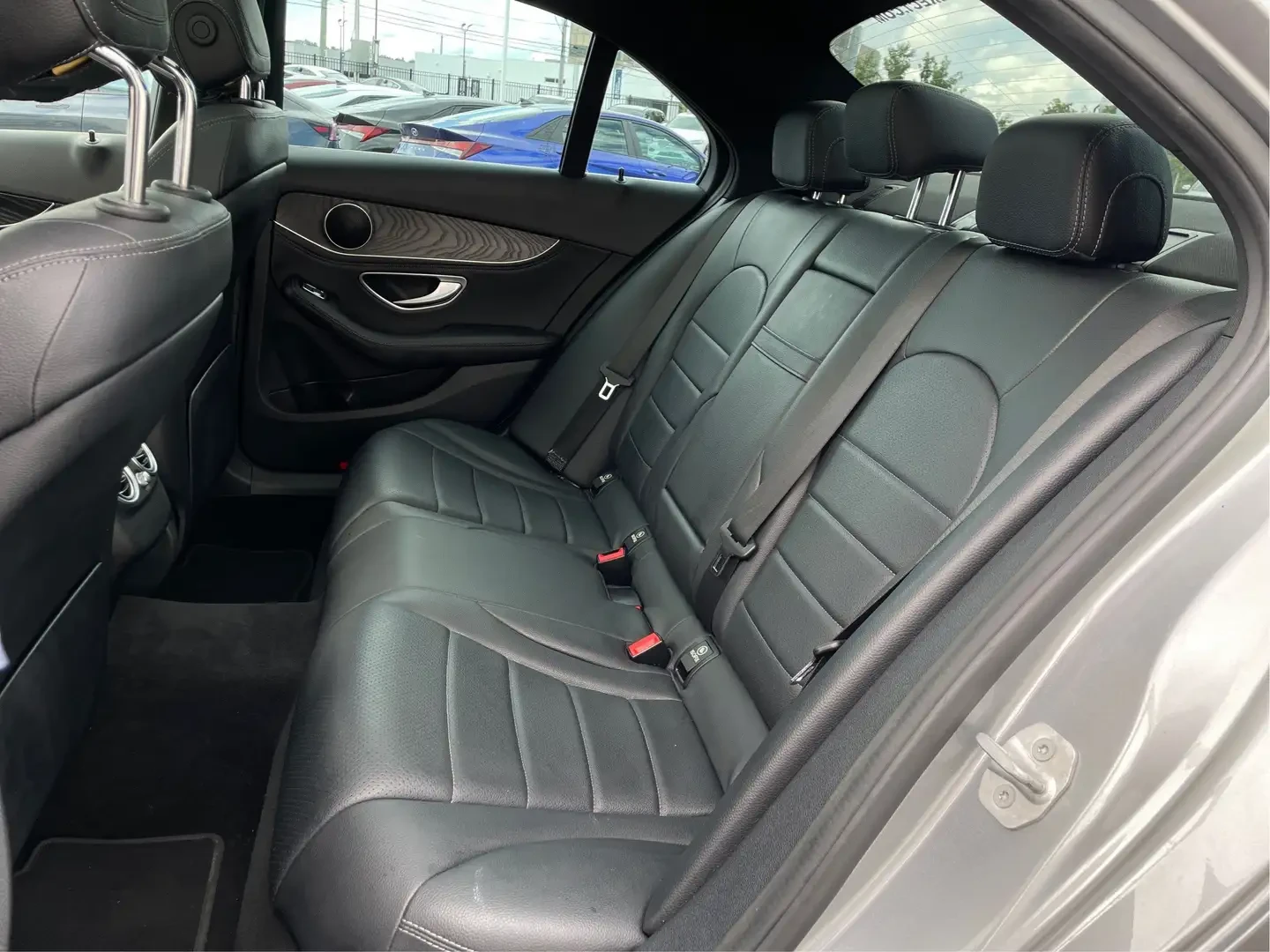 Mercedes-Benz C 300 4MATIC/AMG LINE/PANORAMA/360CAM/BURMESTER, снимка 12 - Автомобили и джипове - 55265711