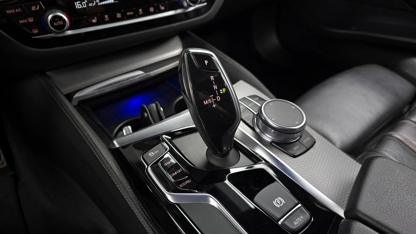 BMW 530 i xDrive M Sport, снимка 9 - Автомобили и джипове - 55562560