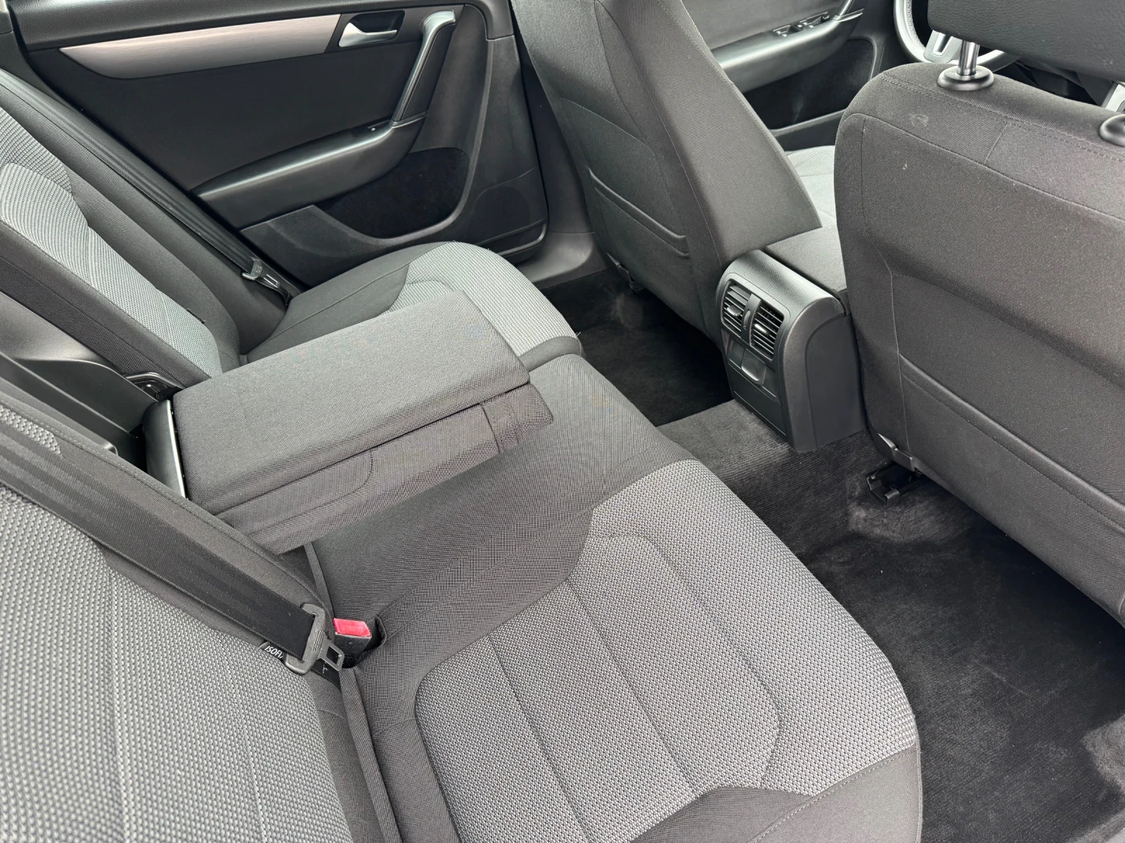 VW Passat 2.0TDI 140ps, снимка 11 - Автомобили и джипове - 55649113