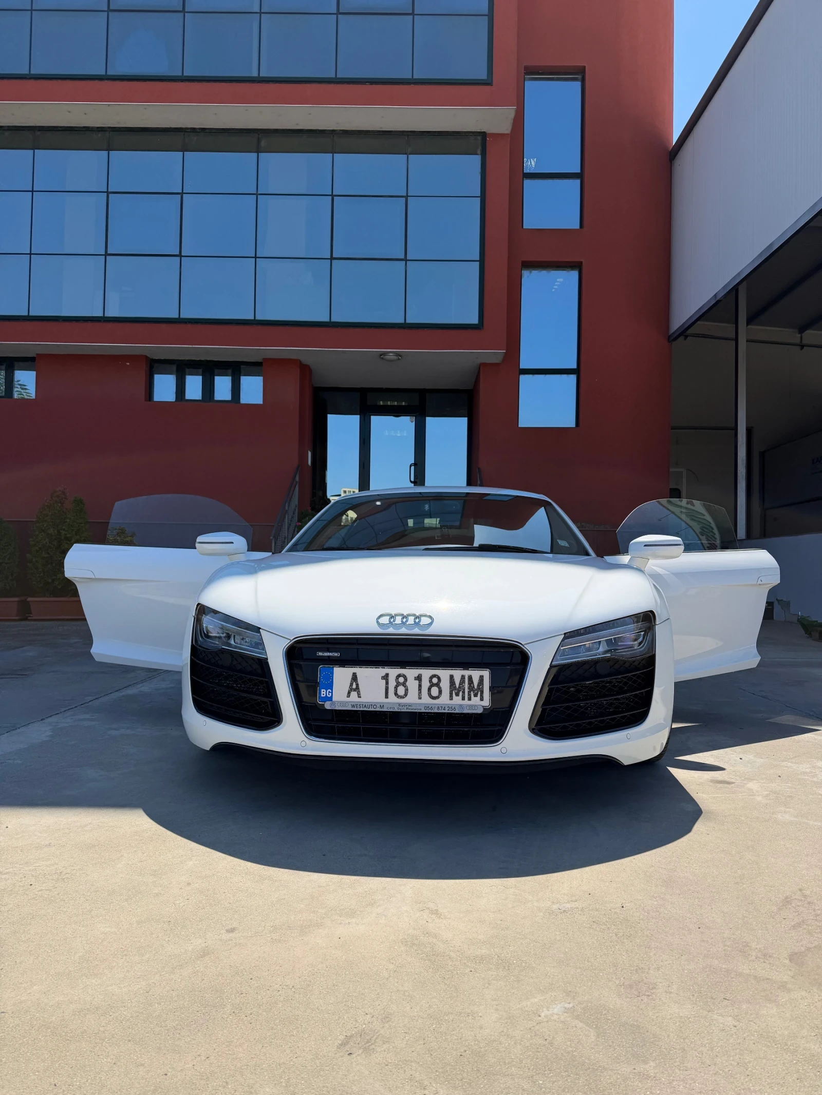 Audi R8 V8