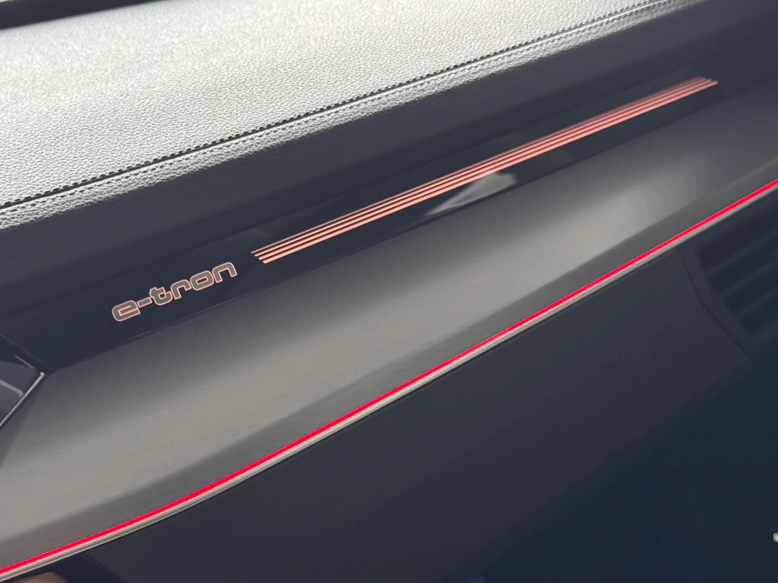 Audi E-Tron 55 95KWH HEAD-UP ОБДУХВАНЕ KEYLESSGO КАМЕРИ 360, снимка 11 - Автомобили и джипове - 56167161