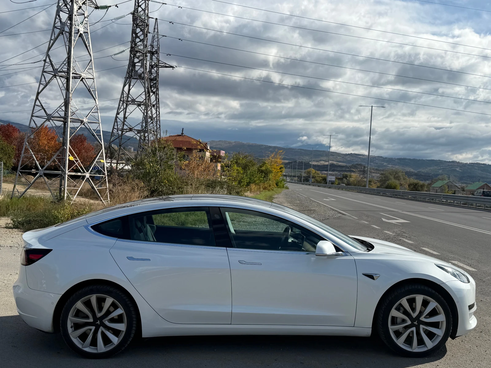 Tesla Model 3 Standart Range + , снимка 5 - Автомобили и джипове - 56725410