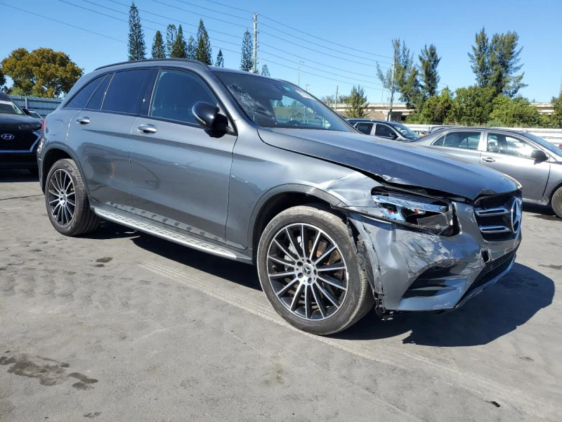 Mercedes-Benz GLC 300 СЕРВИЗНА ИСТОРИЯ| СЪДЕЙСТВИЕ ЗА ЧАСТИ, снимка 4 - Автомобили и джипове - 48690764