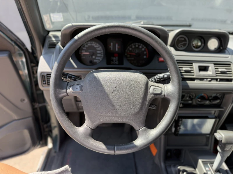 Mitsubishi Pajero 3.0 V6 GLS, снимка 10 - Автомобили и джипове - 51450646