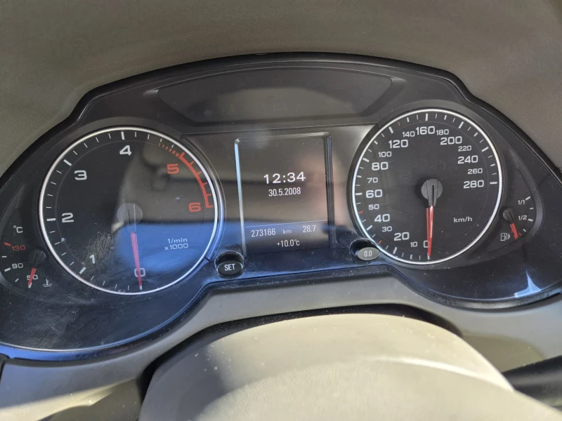 Audi Q5, снимка 14 - Автомобили и джипове - 52535591