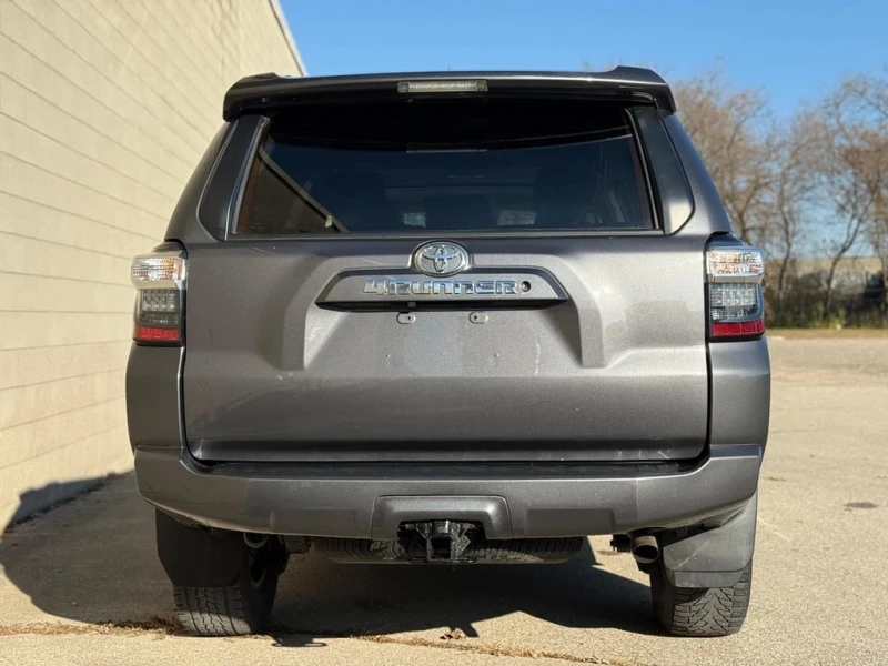 Toyota 4runner * 4WD 4dr V6 SR5 * CARFAX * БЕЗ ПЪРВОНАЧАЛНА ВНОСК, снимка 4 - Автомобили и джипове - 52852309