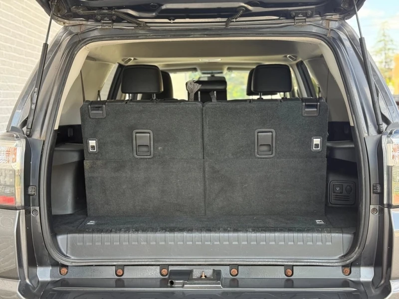 Toyota 4runner * 4WD 4dr V6 SR5 * CARFAX * БЕЗ ПЪРВОНАЧАЛНА ВНОСК, снимка 10 - Автомобили и джипове - 52852309